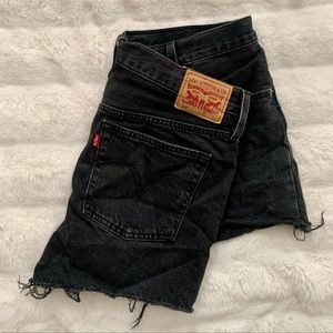 Levi’s High Rise Shorts - Black sz 29